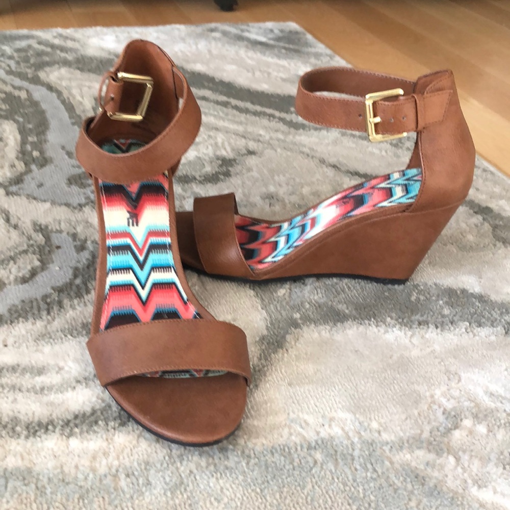 Brown wedges